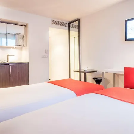 Hotel apartamentowy Adagio Timone 3*